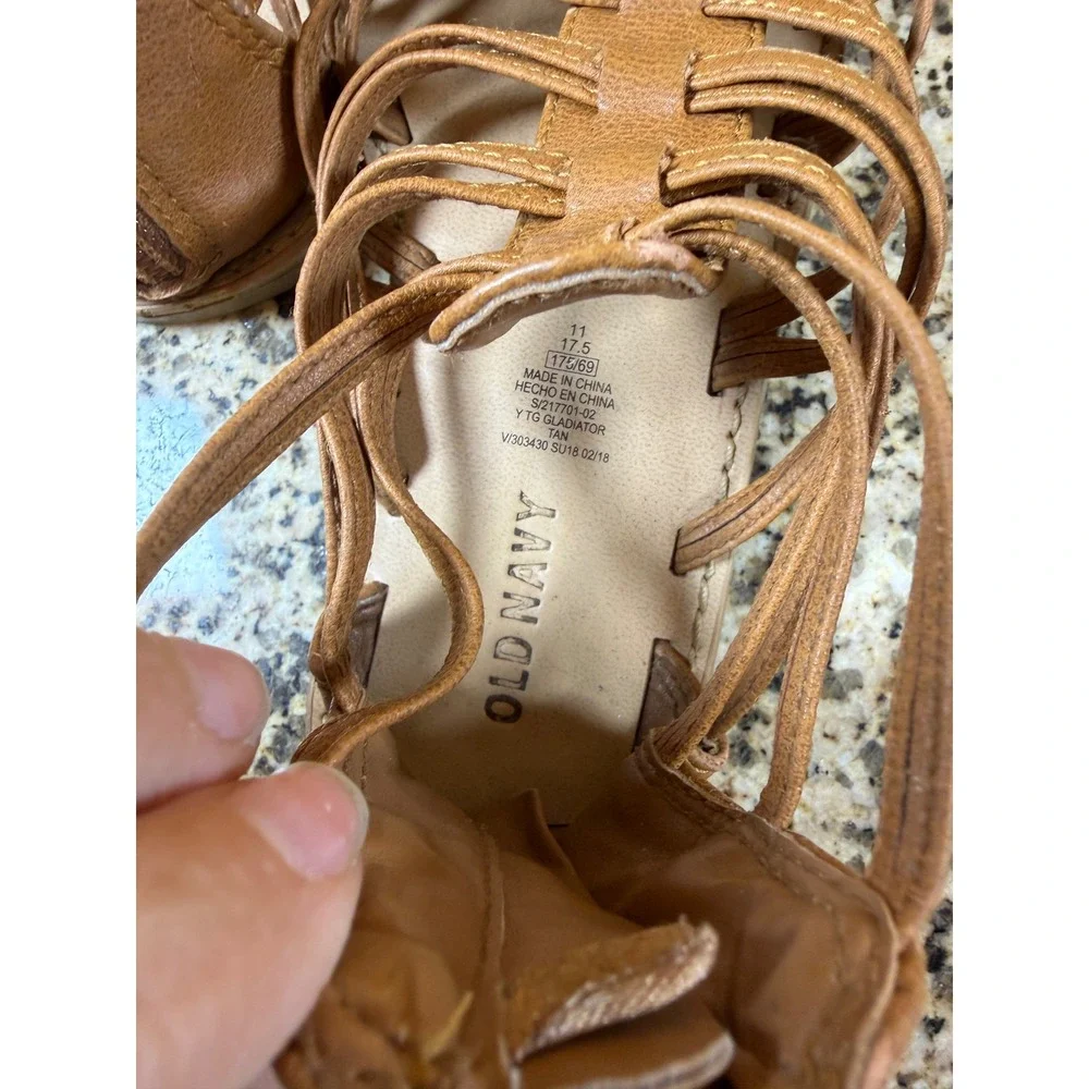Old Navy Girls Tan Brown Faux Leather Gladiator Strappy Back Zip Sandals Size 11